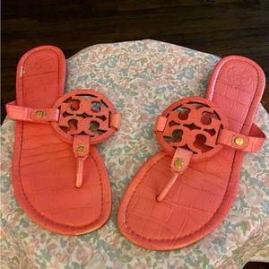 Get your Barbie on with these super Tori Burch slides!